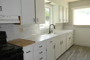 214 E 13th St, The Dalles, OR 97058 - Photo 11