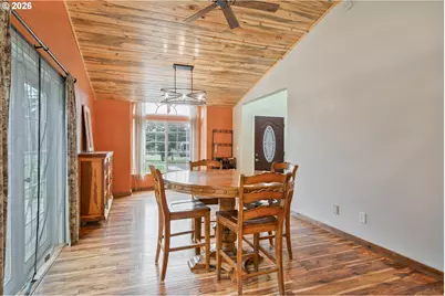 809 Melton Rd, Castle Rock, WA 98611 - Photo 5