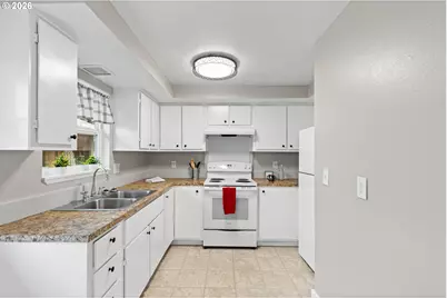 806 SW 15th St, Pendleton, OR 97801 - Photo 9