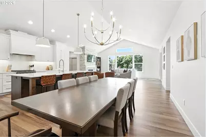 2049 SE Arrowwood Ave, Dallas, OR 97338 - Photo 17