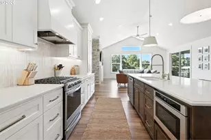 2049 SE Arrowwood Ave, Dallas, OR 97338 - Photo 15