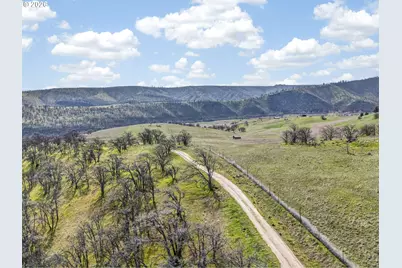 3475 Three Mile Rd, The Dalles, OR 97058 - Photo 3