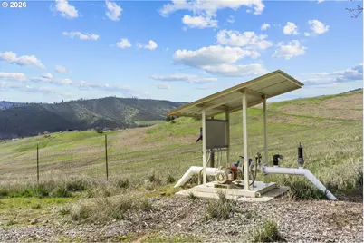 3475 Three Mile Rd, The Dalles, OR 97058 - Photo 9