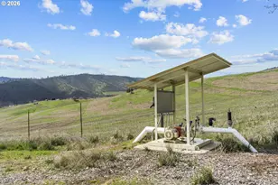 3475 Three Mile Rd, The Dalles, OR 97058 - Photo 9