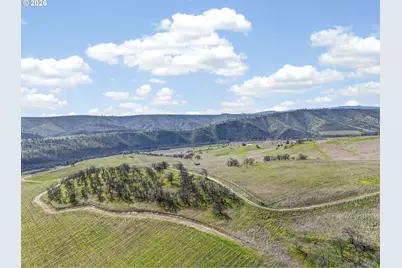 3475 Three Mile Rd, The Dalles, OR 97058 - Photo 5