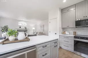 17350 Ashley Ct, Lake Oswego, OR 97035 - Photo 15