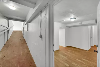 202 NE 162nd Ave, Portland, OR 97230 - Photo 11
