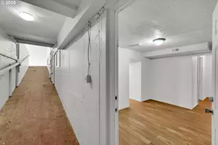 202 NE 162nd Ave, Portland, OR 97230 - Photo 11