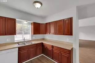 202 NE 162nd Ave, Portland, OR 97230 - Photo 7