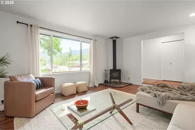 911 Snell St, Eugene, OR 97405 - Photo 7