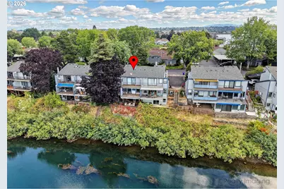 616 N Tomahawk Island Dr, Portland, OR 97217 - Photo 1