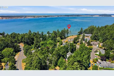 930 Lake Ct, Coos Bay, OR 97420 - Photo 3
