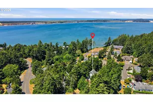 930 Lake Ct, Coos Bay, OR 97420 - Photo 3
