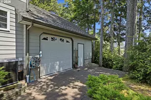 930 Lake Ct, Coos Bay, OR 97420 - Photo 43