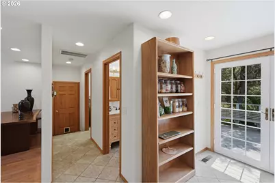 930 Lake Ct, Coos Bay, OR 97420 - Photo 29