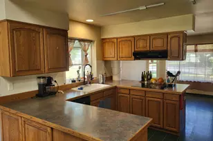 401 Dewey St, Moro, OR 97039 - Photo 7