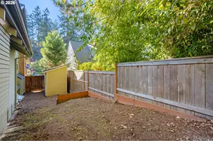 2645 Emerald St, Eugene, OR 97403 - Photo 41