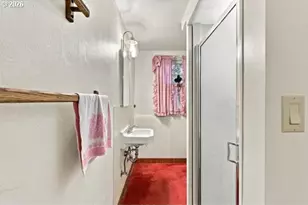 2211 SW Martha St, Portland, OR 97239 - Photo 33