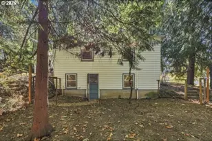 2211 SW Martha St, Portland, OR 97239 - Photo 5