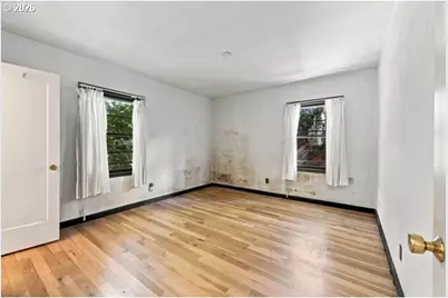 2211 SW Martha St, Portland, OR 97239 - Photo 21