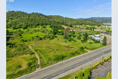 3314 NE Diamond Lake Blvd, Roseburg, OR 97470 - Photo 17
