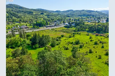 3314 NE Diamond Lake Blvd, Roseburg, OR 97470 - Photo 25