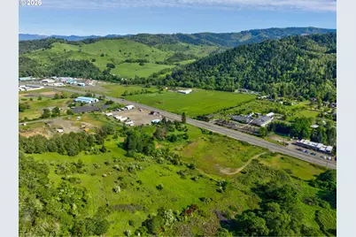 3314 NE Diamond Lake Blvd, Roseburg, OR 97470 - Photo 11