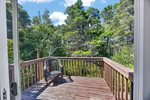 88548 Nautilus Ct, Florence, OR 97439 - Photo 19
