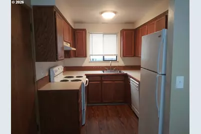 6822 SE Woodstock Blvd, Portland, OR 97206 - Photo 5