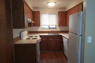 6822 SE Woodstock Blvd, Portland, OR 97206 - Photo 5