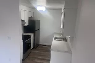 6822 SE Woodstock Blvd, Portland, OR 97206 - Photo 17