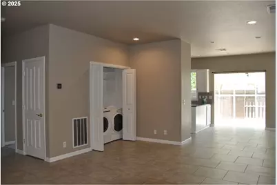 2063 Lake Wind Dr, Eugene, OR 97408 - Photo 21