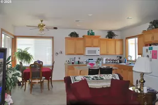 2063 Lake Wind Dr, Eugene, OR 97408 - Photo 5