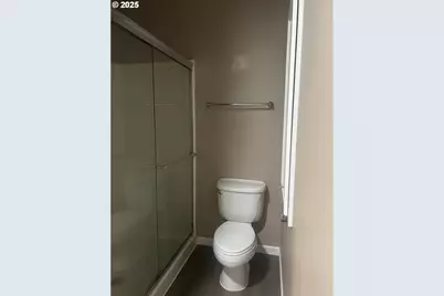 2063 Lake Wind Dr, Eugene, OR 97408 - Photo 19