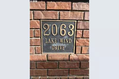 2063 Lake Wind Dr, Eugene, OR 97408 - Photo 3