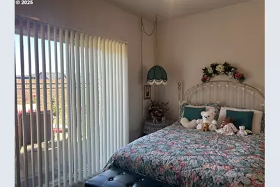 2063 Lake Wind Dr, Eugene, OR 97408 - Photo 11