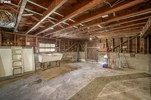 241 Mill St, Silverton, OR 97381 - Photo 31
