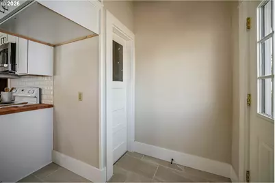 241 Mill St, Silverton, OR 97381 - Photo 19