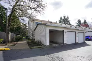 9348 SW Sutton Pl, Tigard, OR 97223 - Photo 43