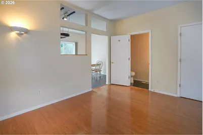 9348 SW Sutton Pl, Tigard, OR 97223 - Photo 9