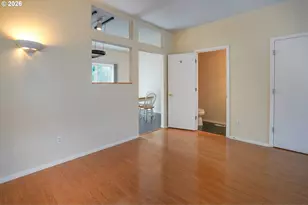 9348 SW Sutton Pl, Tigard, OR 97223 - Photo 9