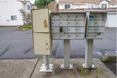 9348 SW Sutton Pl, Tigard, OR 97223 - Photo 47