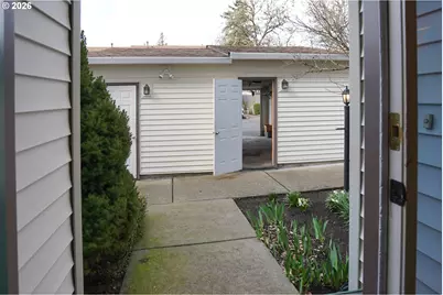 9348 SW Sutton Pl, Tigard, OR 97223 - Photo 45