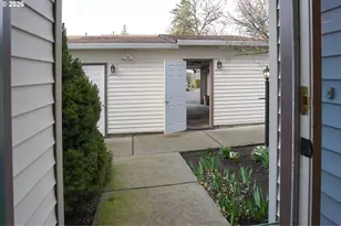 9348 SW Sutton Pl, Tigard, OR 97223 - Photo 45