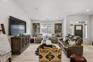 385 Pacific Dunes Dr, North Bend, OR 97459 - Photo 17