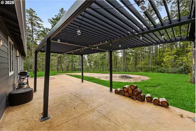 385 Pacific Dunes Dr, North Bend, OR 97459 - Photo 9