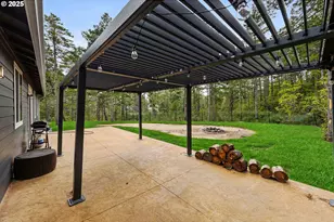 385 Pacific Dunes Dr, North Bend, OR 97459 - Photo 9