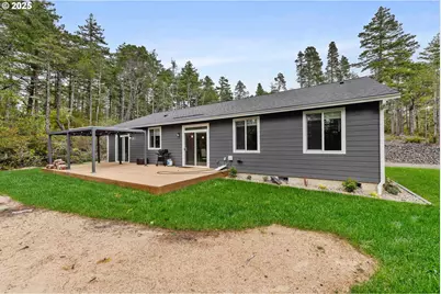 385 Pacific Dunes Dr, North Bend, OR 97459 - Photo 5