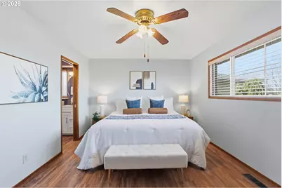 14205 NE Fremont Ct, Portland, OR 97230 - Photo 17