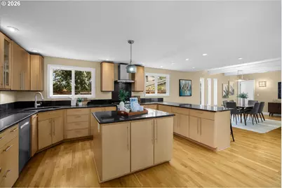 2641 SW Ridge Dr, Portland, OR 97219 - Photo 17